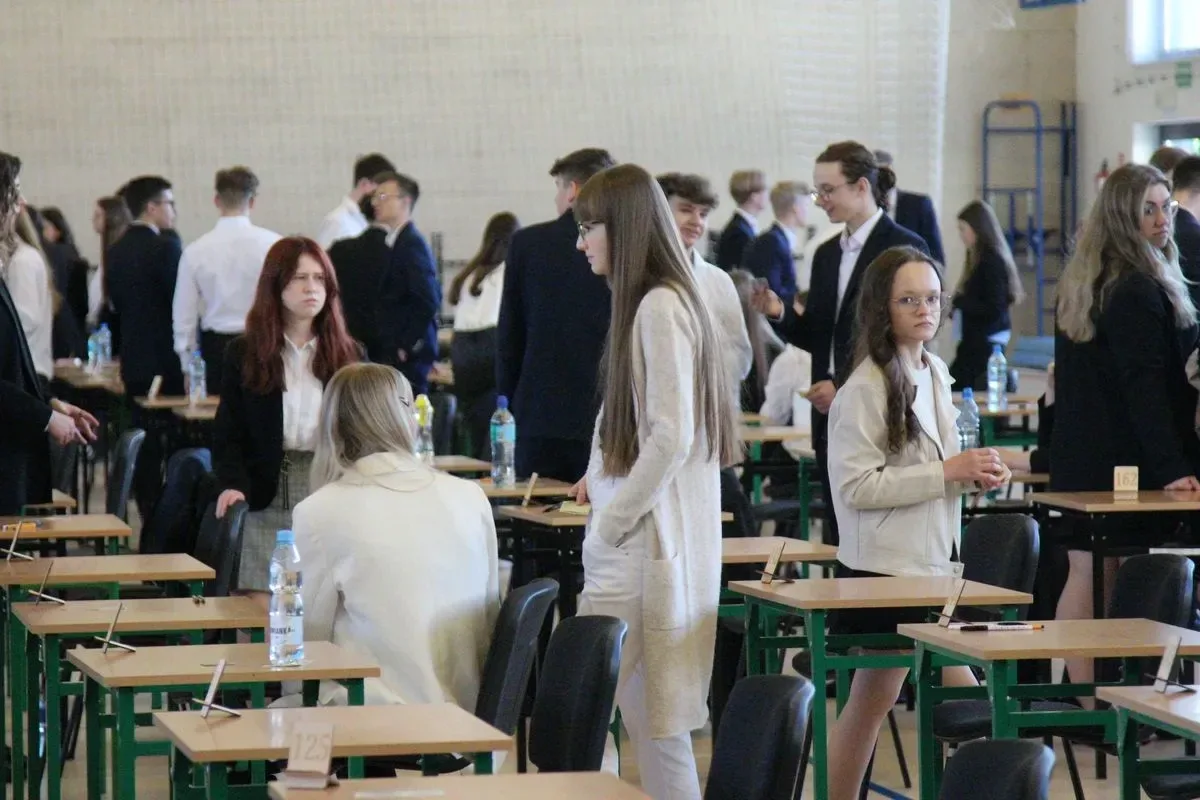 Uczniowie "Kopernika" rozpoczęli maraton maturalny (zdjęcia)