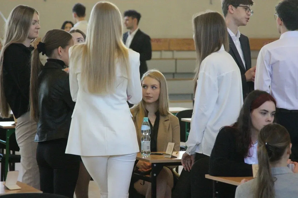 Uczniowie "Kopernika" rozpoczęli maraton maturalny (zdjęcia)