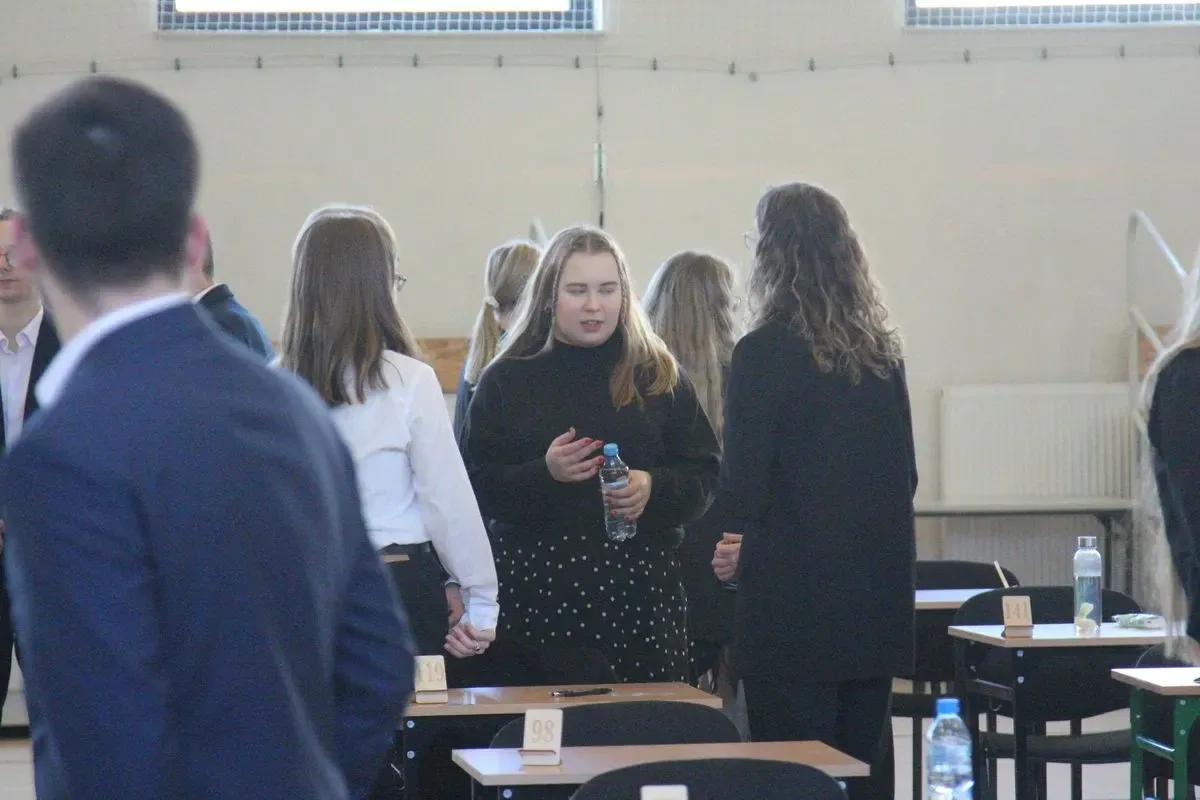 Uczniowie "Kopernika" rozpoczęli maraton maturalny (zdjęcia)