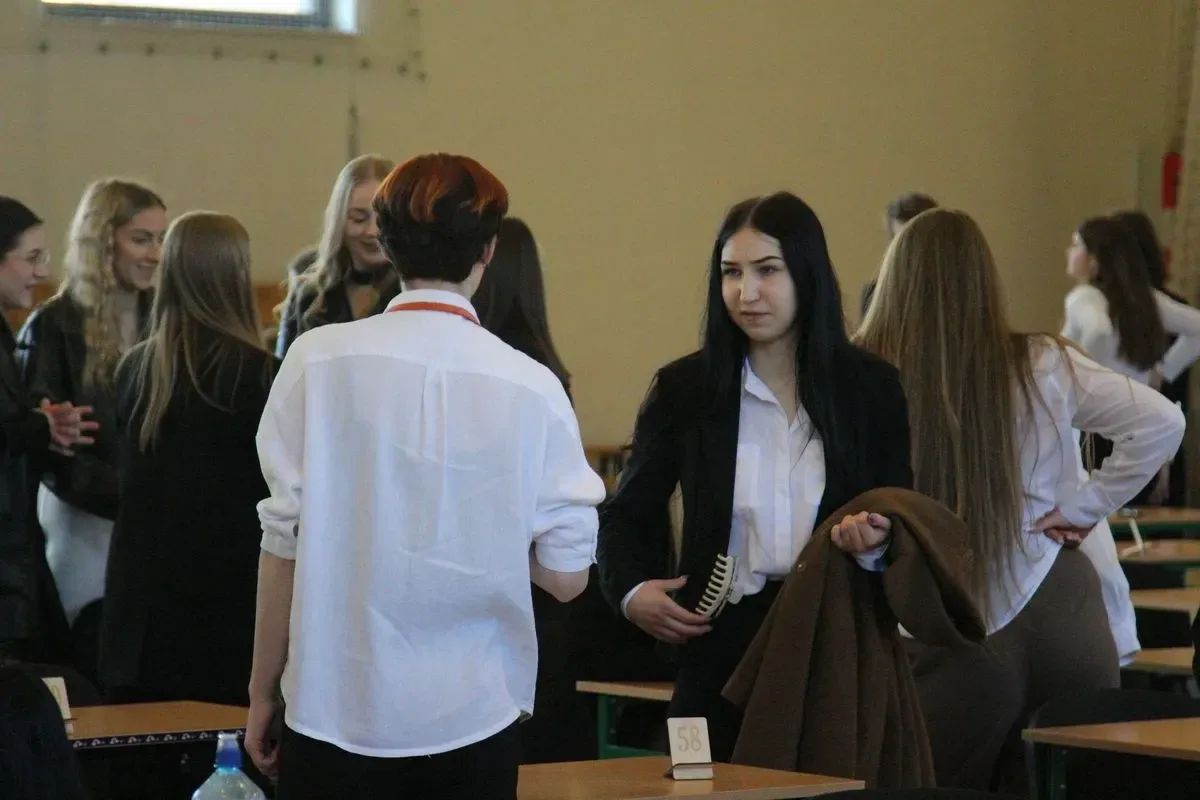 Uczniowie "Kopernika" rozpoczęli maraton maturalny (zdjęcia)