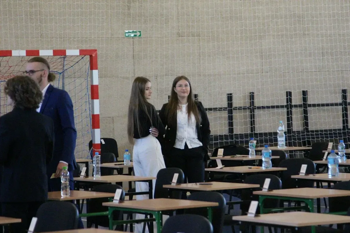 Uczniowie "Kopernika" rozpoczęli maraton maturalny (zdjęcia)