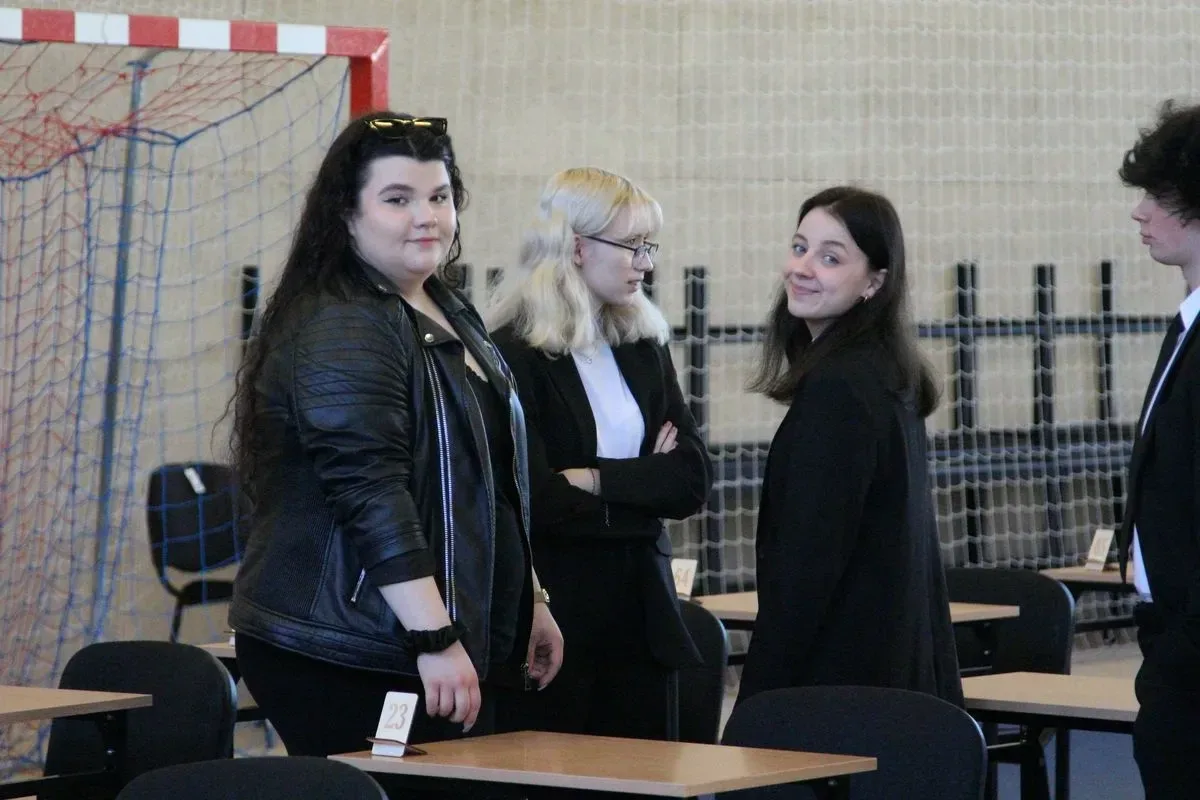 Uczniowie "Kopernika" rozpoczęli maraton maturalny (zdjęcia)