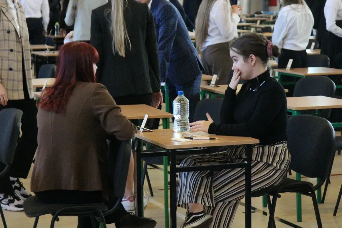 Uczniowie "Kopernika" rozpoczęli maraton maturalny (zdjęcia)