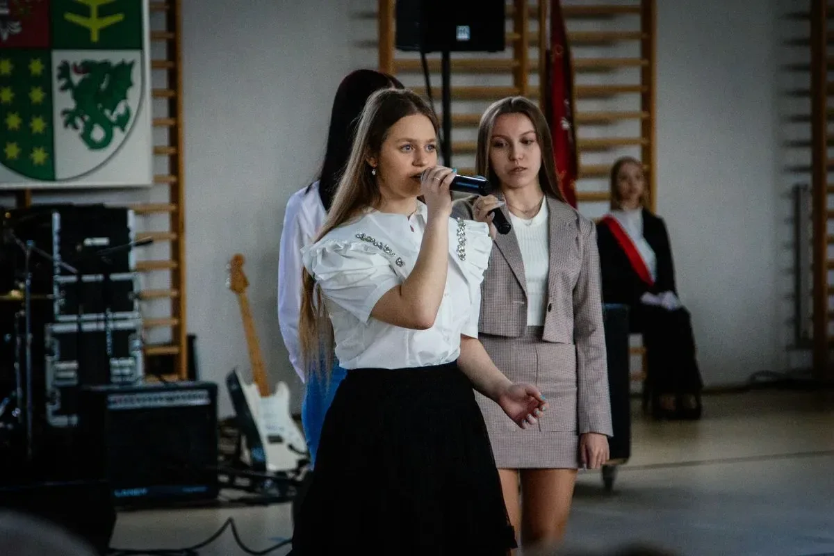Krok w stronę dorosłości. Uroczyste zakończenie roku szkolnego maturzystów "Kopernika" (zdjęcia)