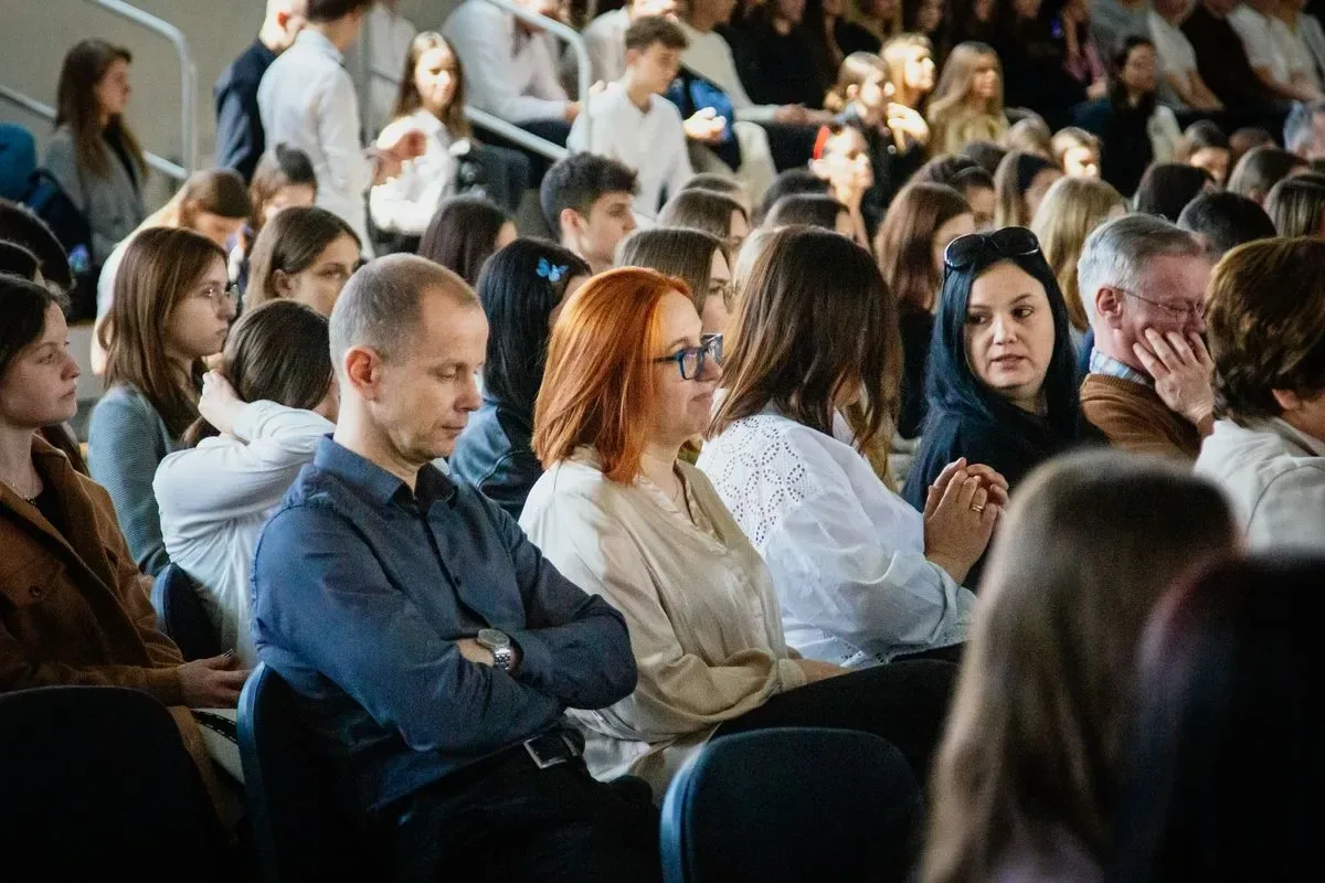 Krok w stronę dorosłości. Uroczyste zakończenie roku szkolnego maturzystów "Kopernika" (zdjęcia)