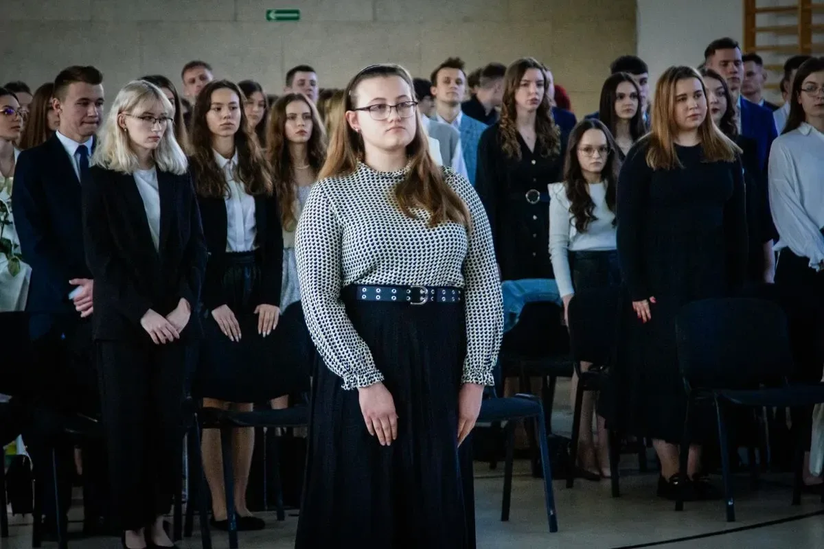 Krok w stronę dorosłości. Uroczyste zakończenie roku szkolnego maturzystów "Kopernika" (zdjęcia)