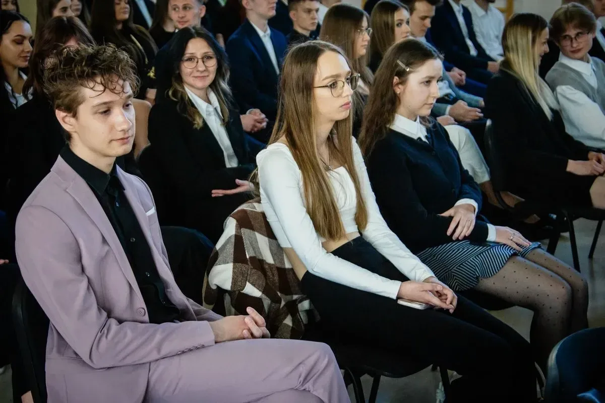 Krok w stronę dorosłości. Uroczyste zakończenie roku szkolnego maturzystów "Kopernika" (zdjęcia)