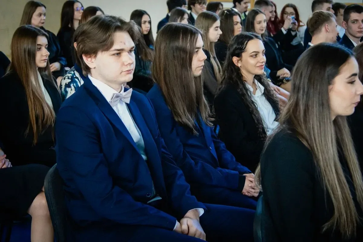 Krok w stronę dorosłości. Uroczyste zakończenie roku szkolnego maturzystów "Kopernika" (zdjęcia)