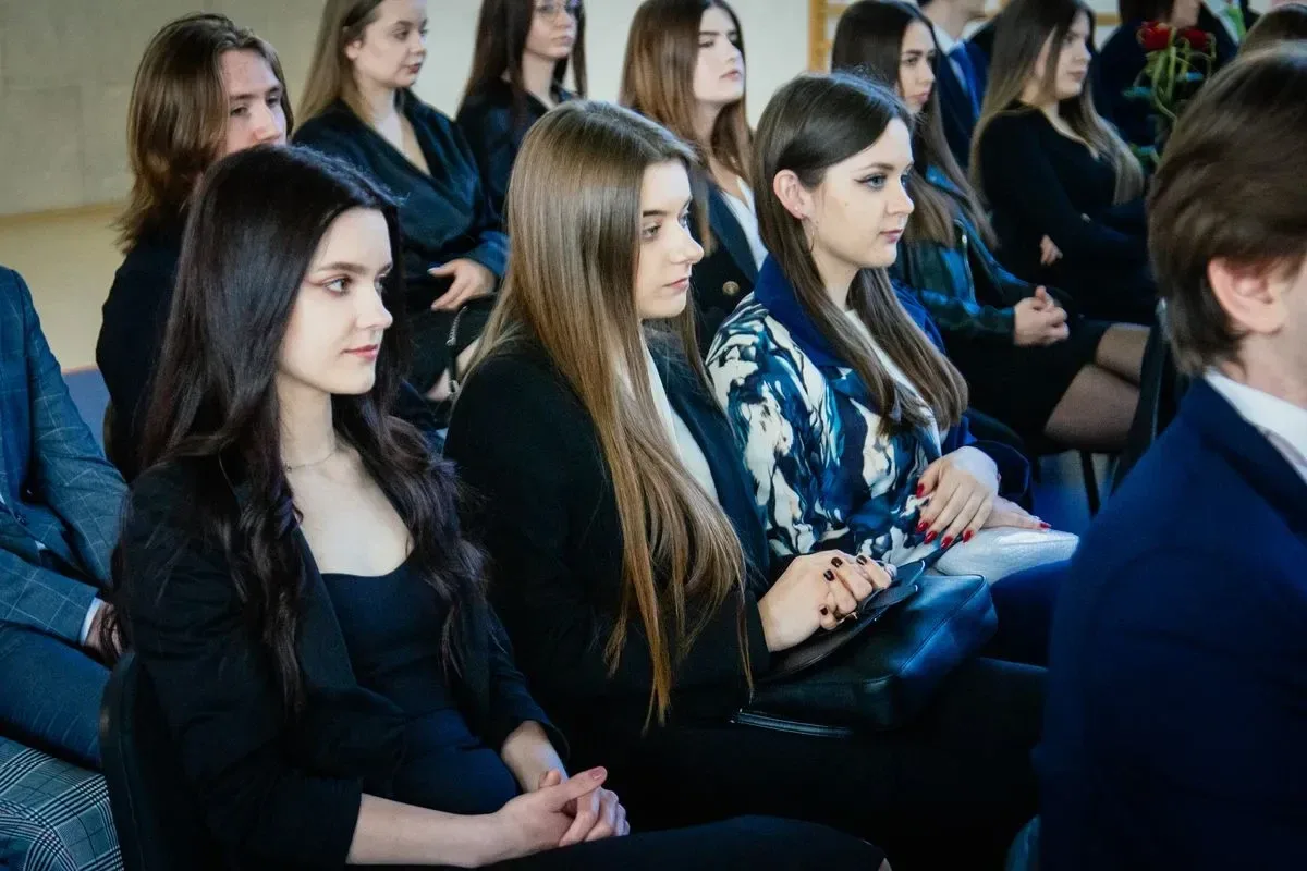 Krok w stronę dorosłości. Uroczyste zakończenie roku szkolnego maturzystów "Kopernika" (zdjęcia)
