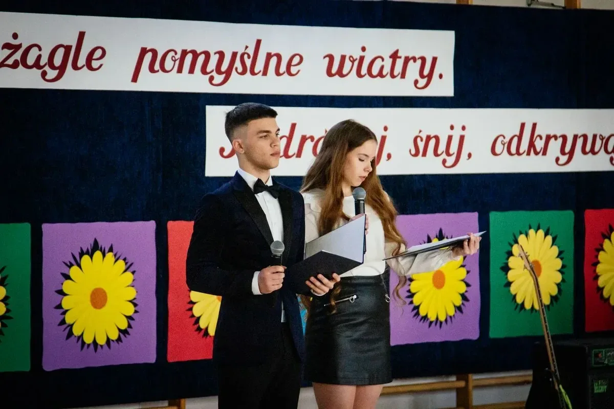 Krok w stronę dorosłości. Uroczyste zakończenie roku szkolnego maturzystów "Kopernika" (zdjęcia)