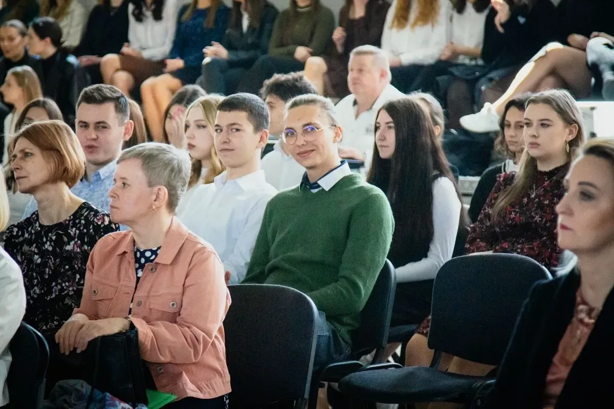 Krok w stronę dorosłości. Uroczyste zakończenie roku szkolnego maturzystów "Kopernika" (zdjęcia)