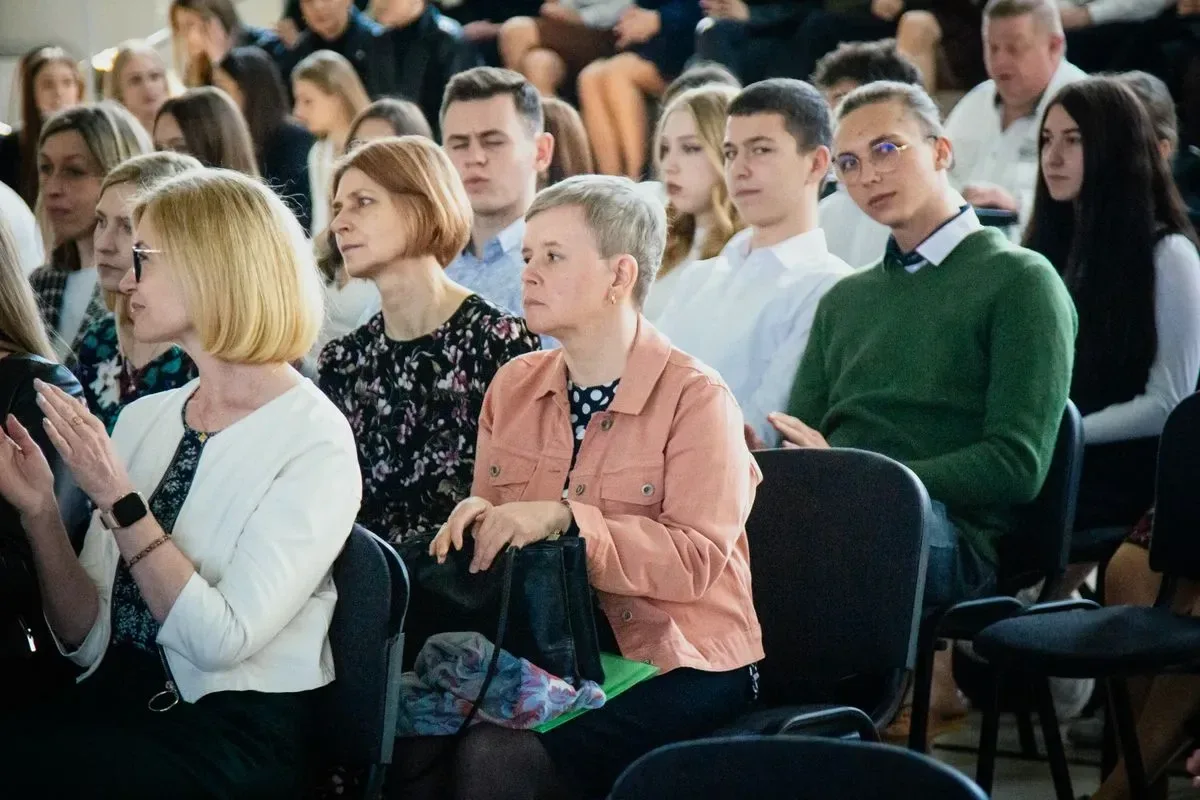 Krok w stronę dorosłości. Uroczyste zakończenie roku szkolnego maturzystów "Kopernika" (zdjęcia)