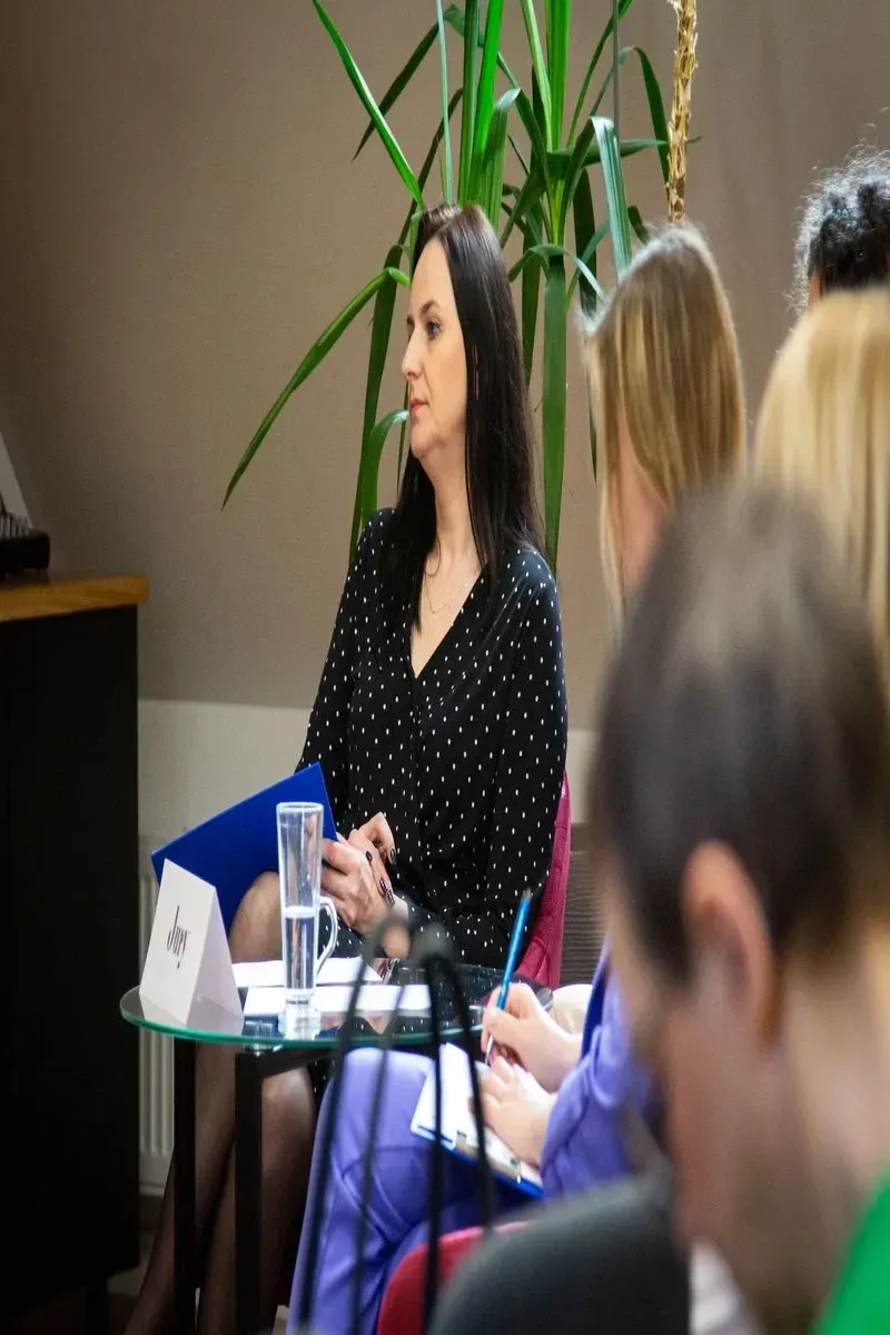 Młodzież i dorośli czytają teksty Aleksandra Fredry (zdjęcia, wideo)(nie publikowac)