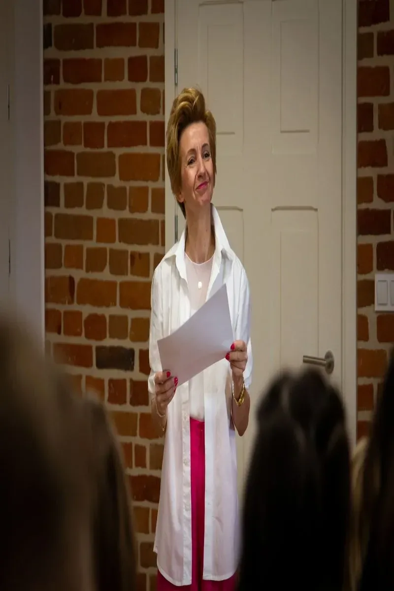 Młodzież i dorośli czytają teksty Aleksandra Fredry (zdjęcia, wideo)(nie publikowac)