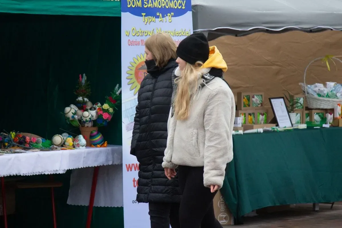 Jarmark Wielkanocny w Ostrowi Mazowieckiej – pyszne smaki i wspaniała zabawa! (zdjęcia, wideo)