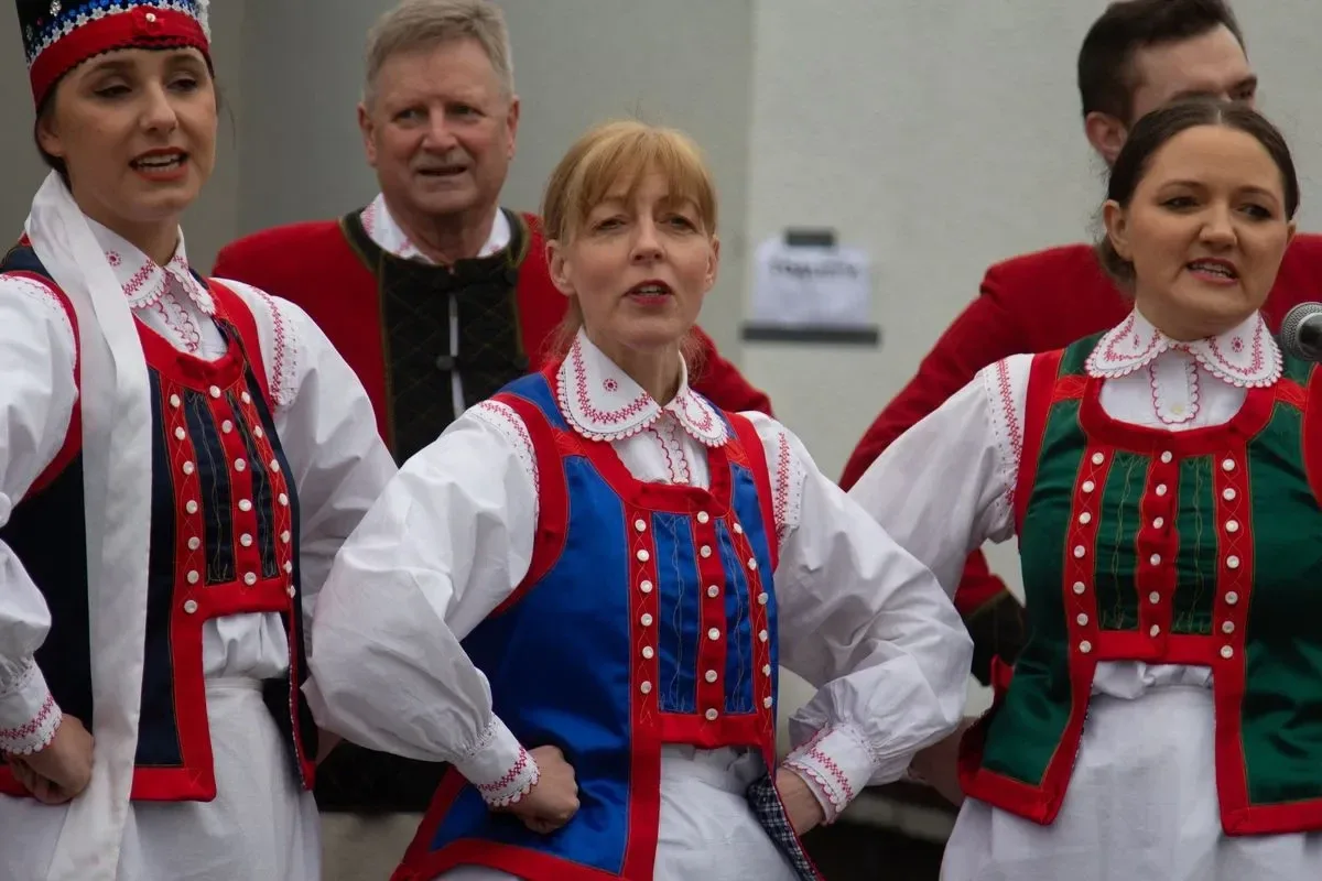 Jarmark Wielkanocny w Ostrowi Mazowieckiej – pyszne smaki i wspaniała zabawa! (zdjęcia, wideo)