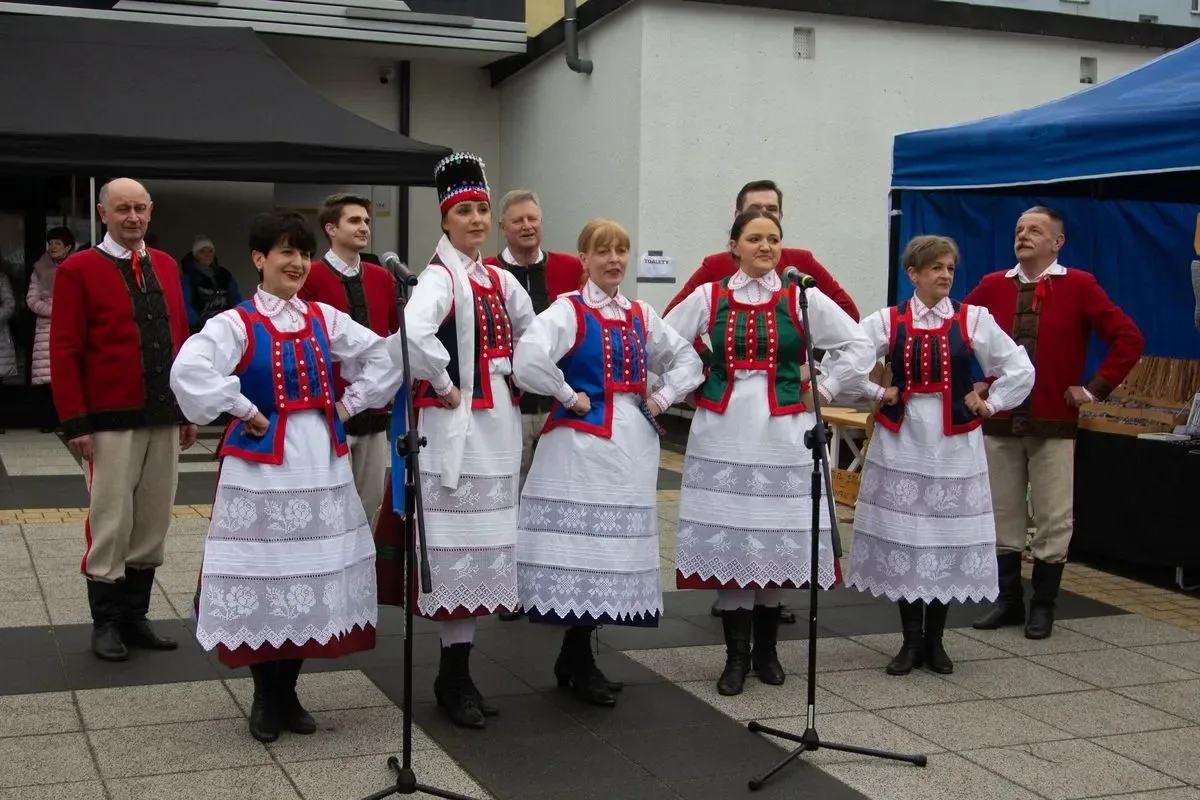 Jarmark Wielkanocny w Ostrowi Mazowieckiej – pyszne smaki i wspaniała zabawa! (zdjęcia, wideo)