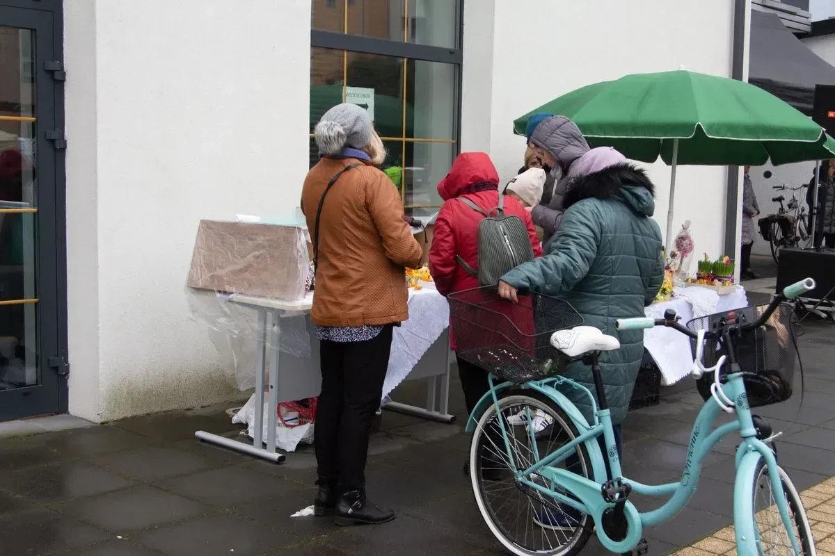 Jarmark Wielkanocny w Ostrowi Mazowieckiej – pyszne smaki i wspaniała zabawa! (zdjęcia, wideo)