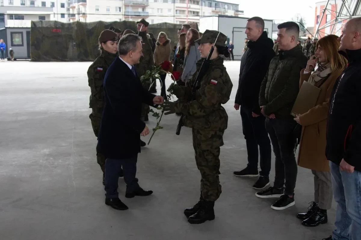 Uroczystość złożenia przysięgi wojskowej w Ostrowi Mazowieckiej - ważny moment dla żołnierzy (zdjęcia, wideo)