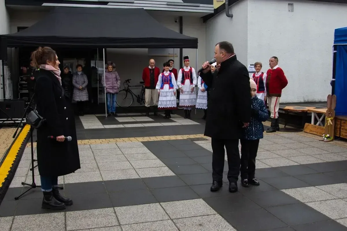 Jarmark Wielkanocny w Ostrowi Mazowieckiej – pyszne smaki i wspaniała zabawa! (zdjęcia, wideo)