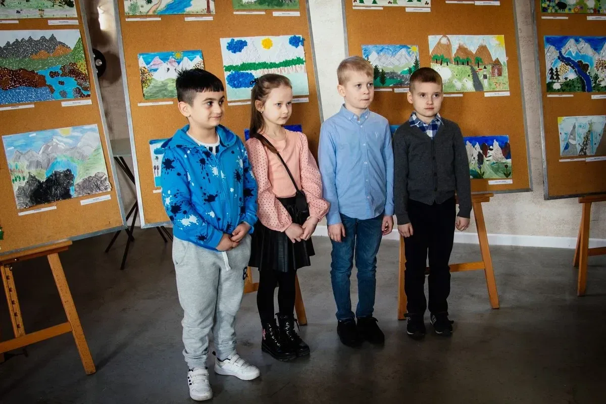 XVII Powiatowy Konkurs Plastyczny "Krajobraz polski" - "Pejzaż górski w kolażu" rozstrzygnięty! (zdjęcia)