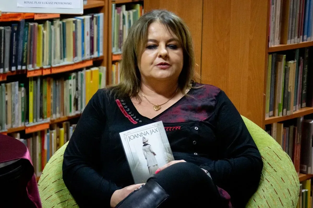Joanna Jax w Małkini Górnej - spotkanie z popularną autorką powieści obyczajowo-historycznych (zdjęcia)