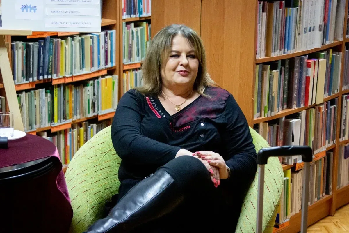 Joanna Jax w Małkini Górnej - spotkanie z popularną autorką powieści obyczajowo-historycznych (zdjęcia)