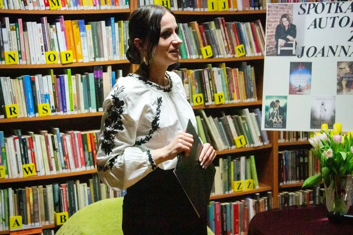 Joanna Jax w Małkini Górnej - spotkanie z popularną autorką powieści obyczajowo-historycznych (zdjęcia)