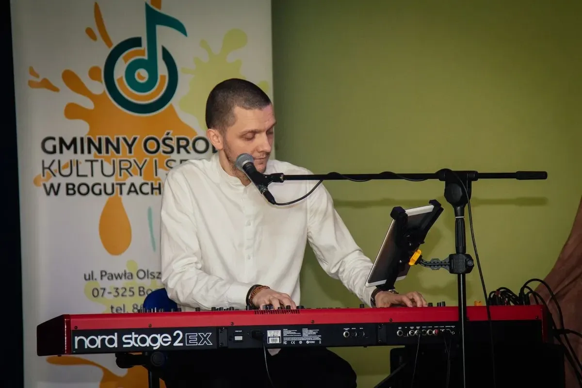 Trio "W Dobrym Tonie" zagrało koncert z okazji Dnia Kobiet w Bogutach-Piankach! (zdjęcia)