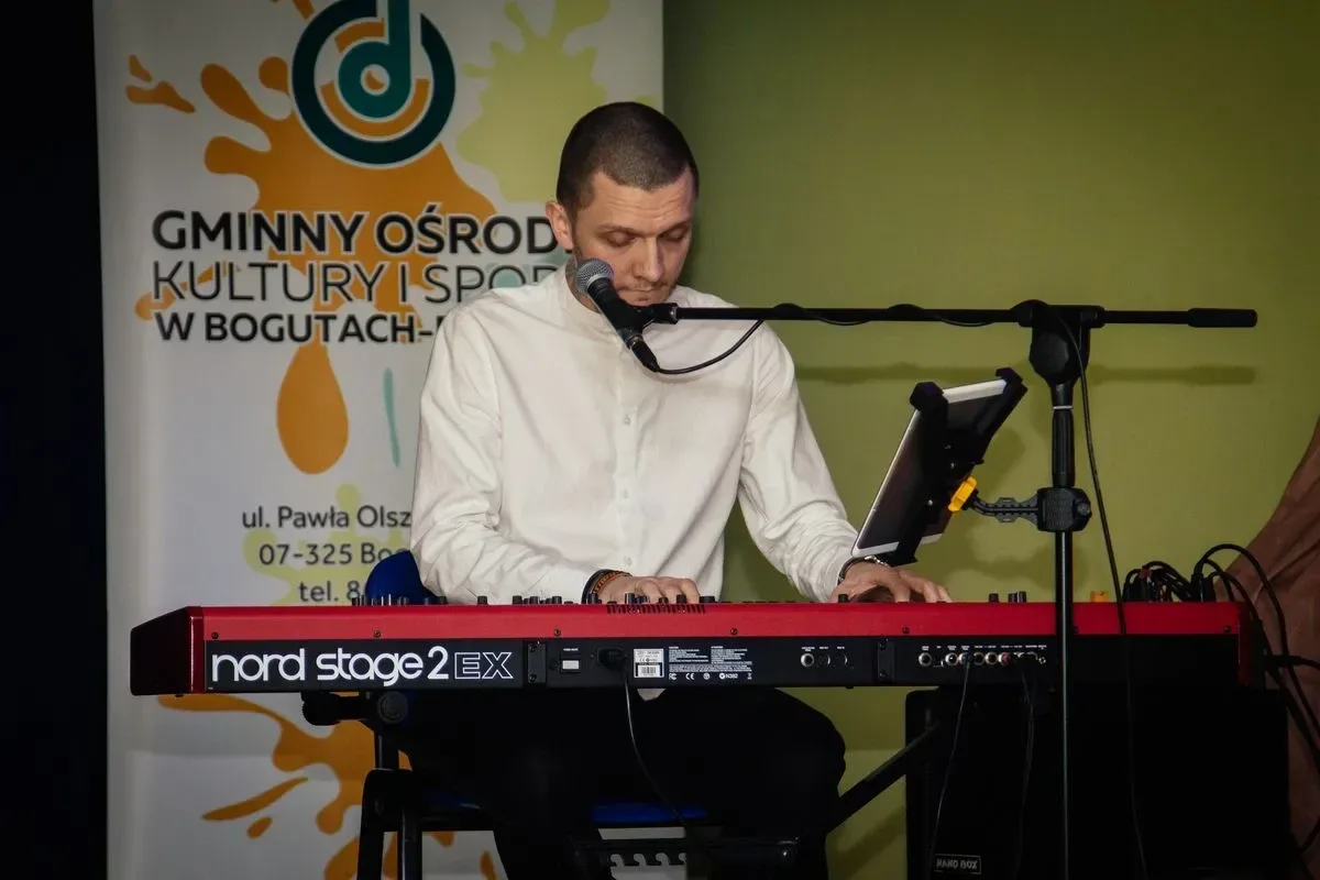 Trio "W Dobrym Tonie" zagrało koncert z okazji Dnia Kobiet w Bogutach-Piankach! (zdjęcia)