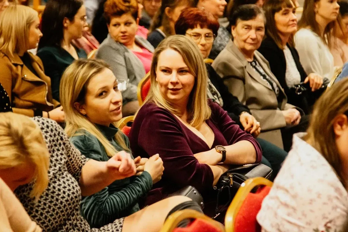 Dzień Kobiet w Szulborzu Wielkim: Świętowanie, zabawa i rozbawione twarze! (zdjęcia, wideo)