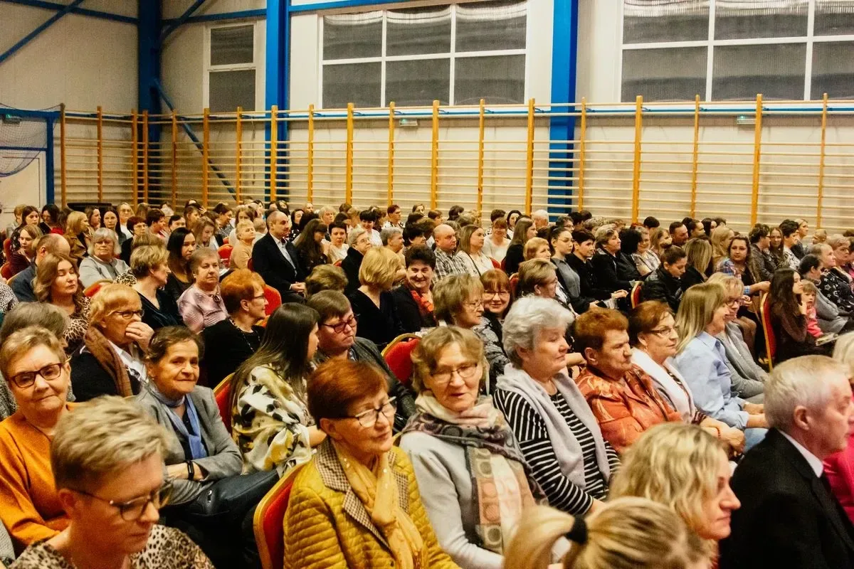 Dzień Kobiet w Szulborzu Wielkim: Świętowanie, zabawa i rozbawione twarze! (zdjęcia, wideo)
