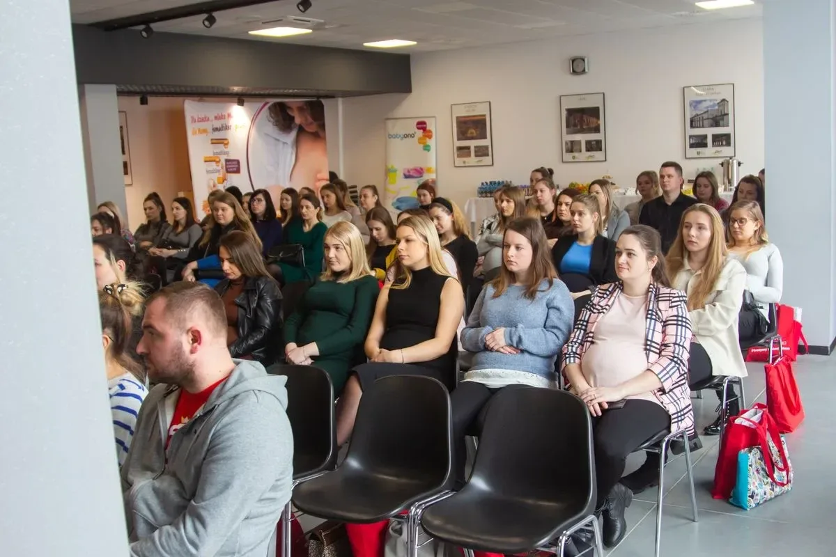 Konferencja pt. "Położna doradcą mamy i dziecka": wiedza i wsparcie dla przyszłych matek (zdjęcia)