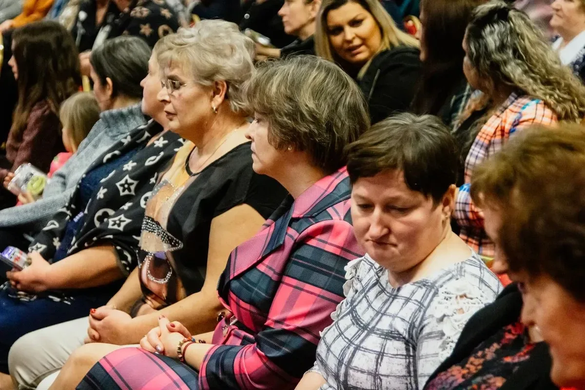 Dzień Kobiet w Szulborzu Wielkim: Świętowanie, zabawa i rozbawione twarze! (zdjęcia, wideo)