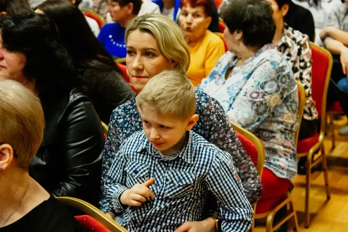 Dzień Kobiet w Szulborzu Wielkim: Świętowanie, zabawa i rozbawione twarze! (zdjęcia, wideo)