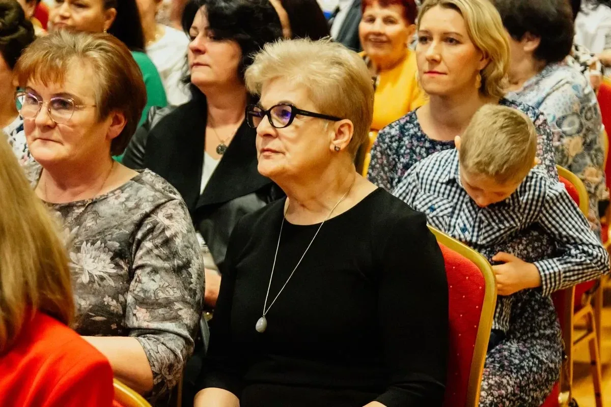 Dzień Kobiet w Szulborzu Wielkim: Świętowanie, zabawa i rozbawione twarze! (zdjęcia, wideo)