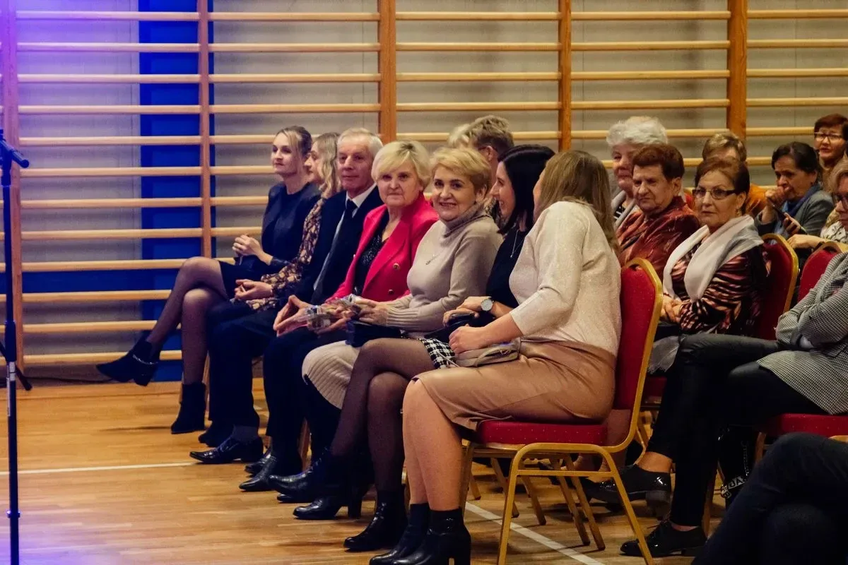 Dzień Kobiet w Szulborzu Wielkim: Świętowanie, zabawa i rozbawione twarze! (zdjęcia, wideo)