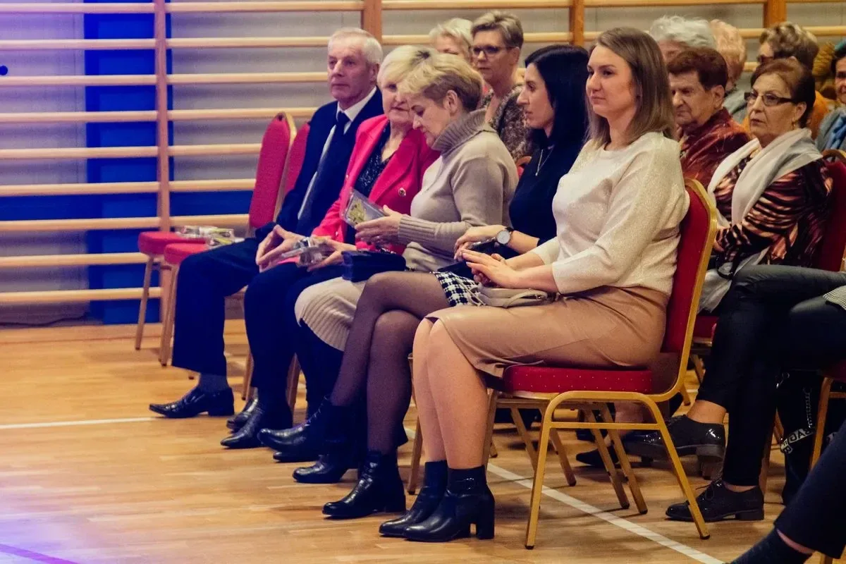 Dzień Kobiet w Szulborzu Wielkim: Świętowanie, zabawa i rozbawione twarze! (zdjęcia, wideo)