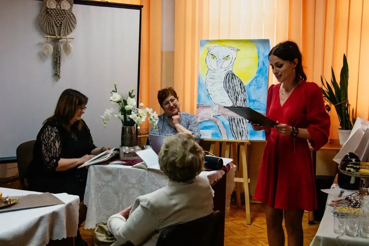 Pyszne ciasto i miła atmosfera - podsumowanie spotkania w Gminnej Bibliotece Publicznej w Małkini Górnej (zdjęcia, wideo)