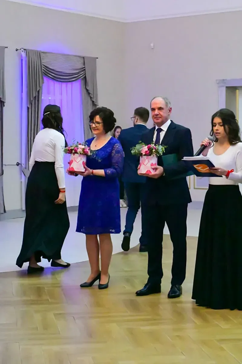 Maturzyści "Ekonomika" bawili się na studniówce (zdjęcia, wideo)