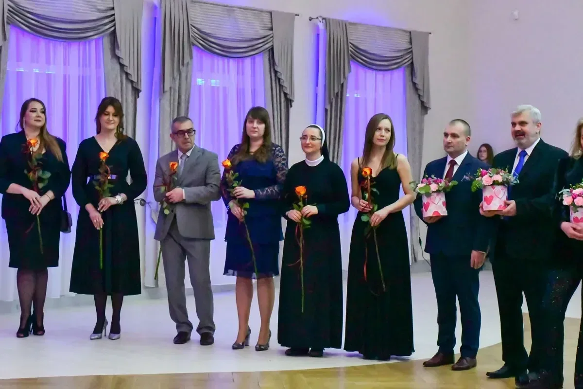 Maturzyści "Ekonomika" bawili się na studniówce (zdjęcia, wideo)