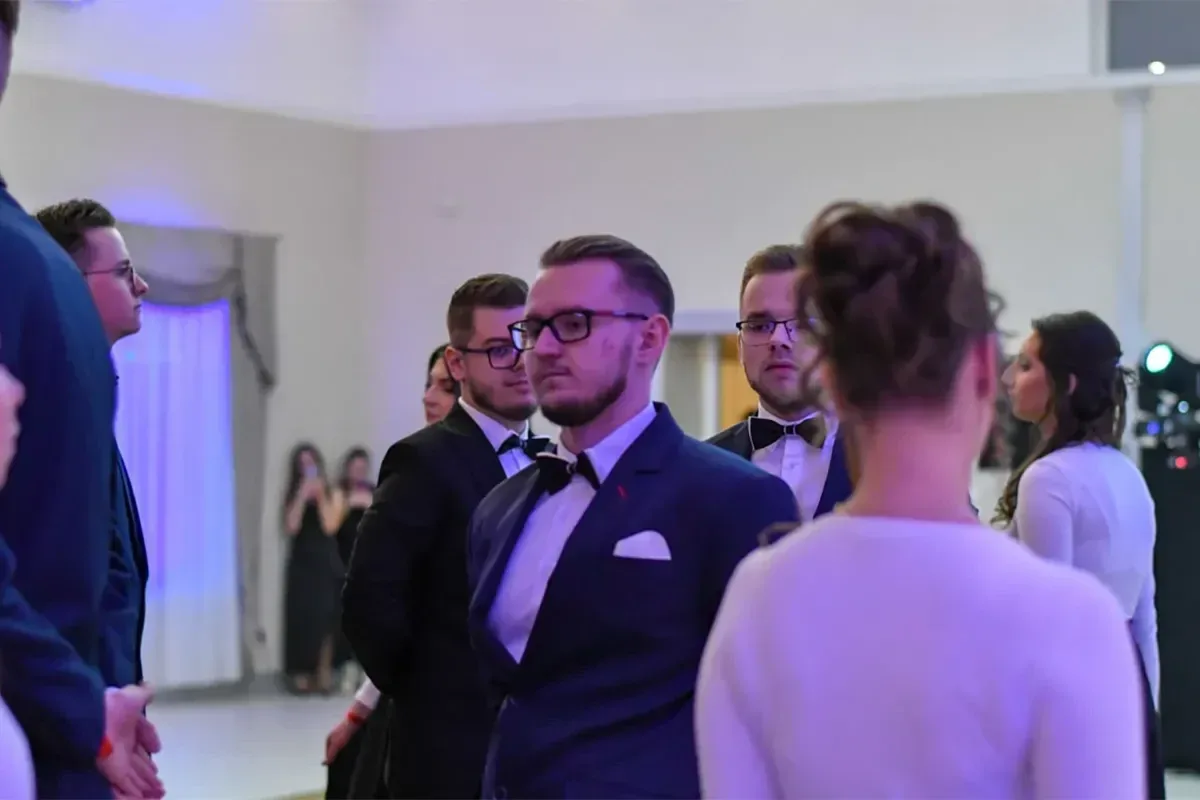Maturzyści "Ekonomika" bawili się na studniówce (zdjęcia, wideo)