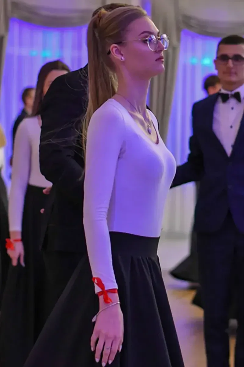 Maturzyści "Ekonomika" bawili się na studniówce (zdjęcia, wideo)