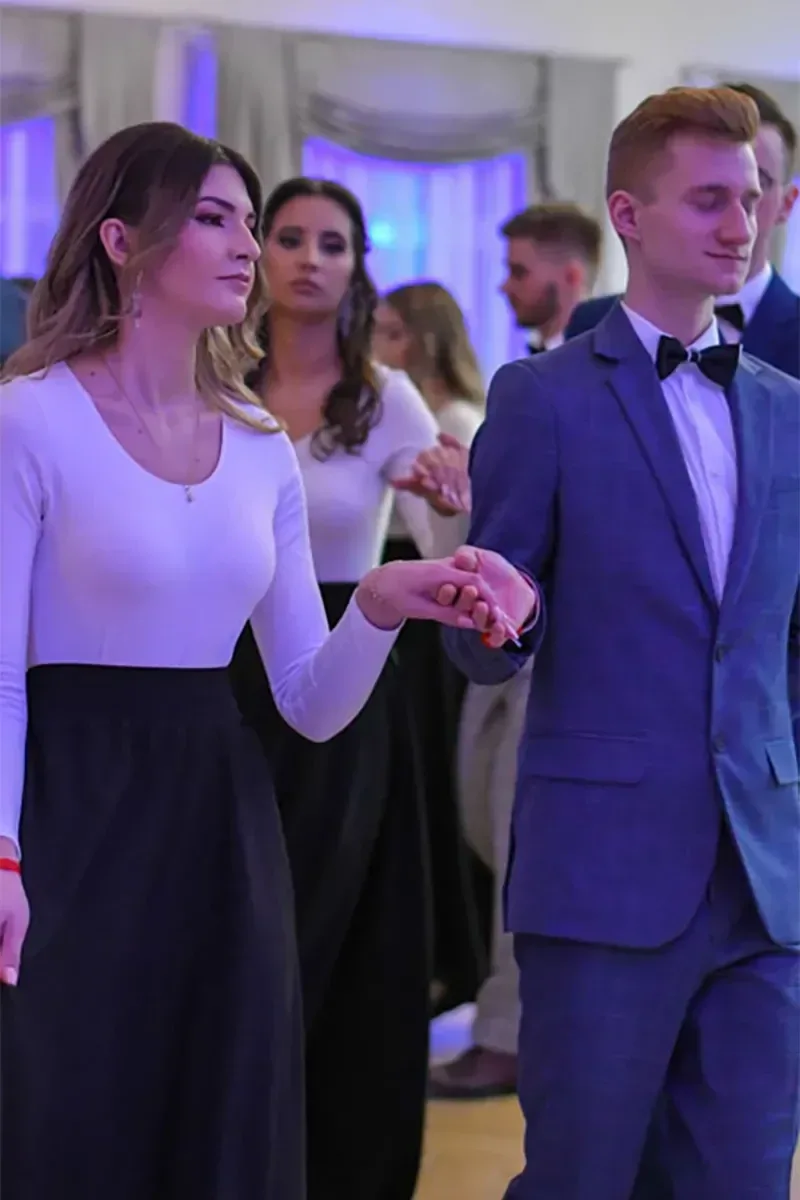 Maturzyści "Ekonomika" bawili się na studniówce (zdjęcia, wideo)