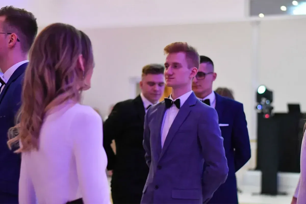Maturzyści "Ekonomika" bawili się na studniówce (zdjęcia, wideo)