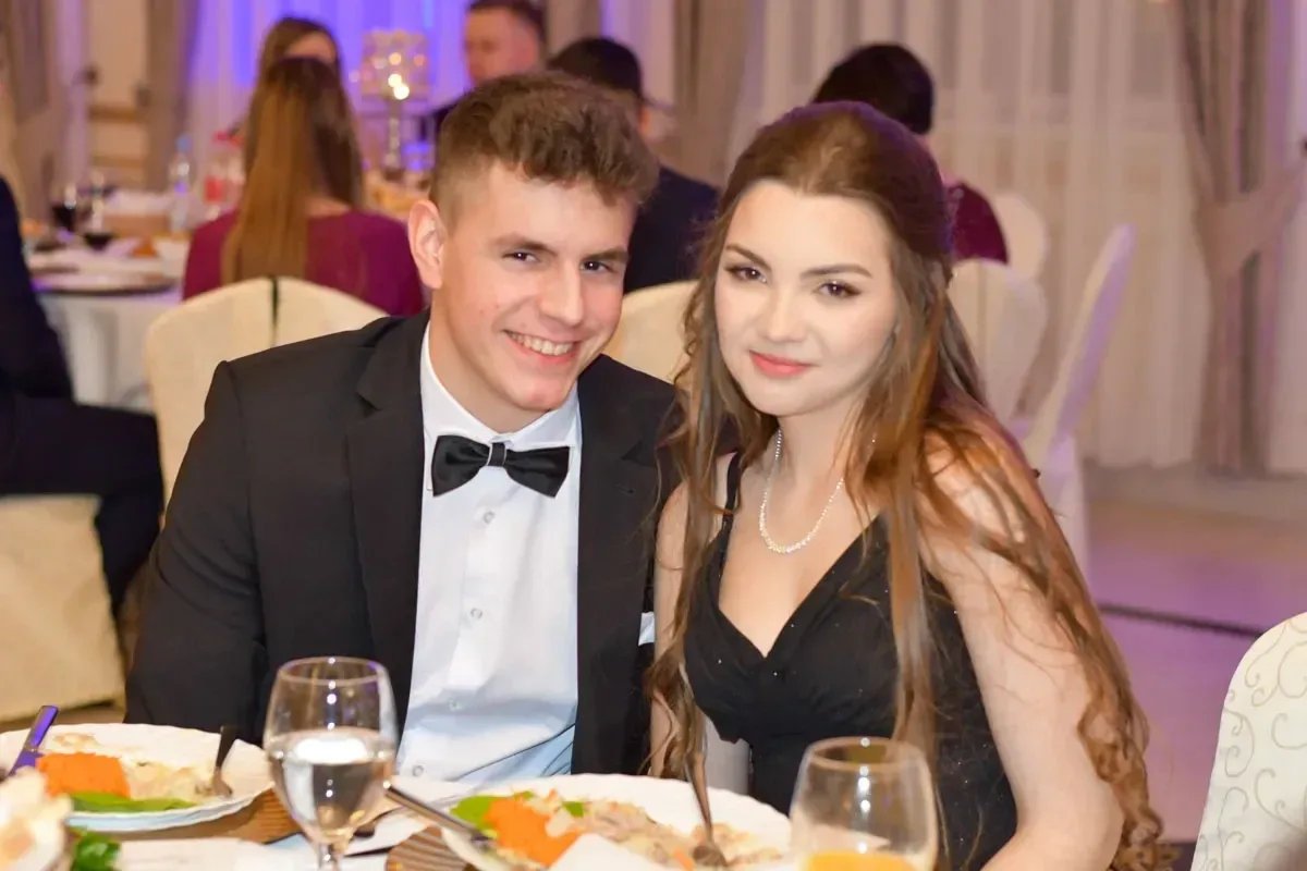 Maturzyści "Ekonomika" bawili się na studniówce (zdjęcia, wideo)