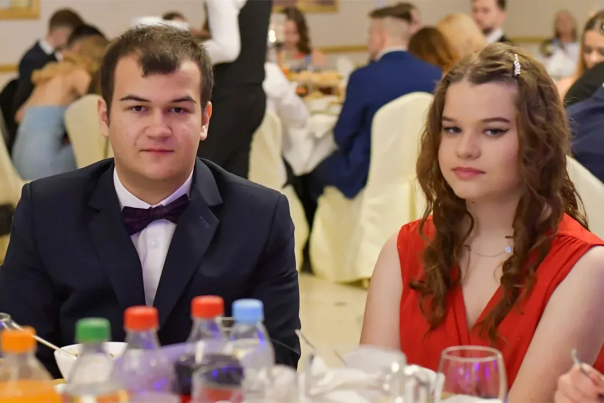Maturzyści "Ekonomika" bawili się na studniówce (zdjęcia, wideo)