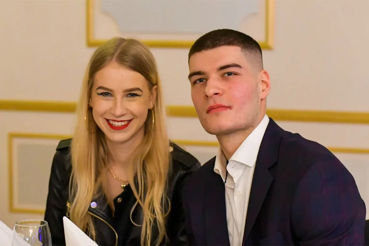 Maturzyści "Ekonomika" bawili się na studniówce (zdjęcia, wideo)