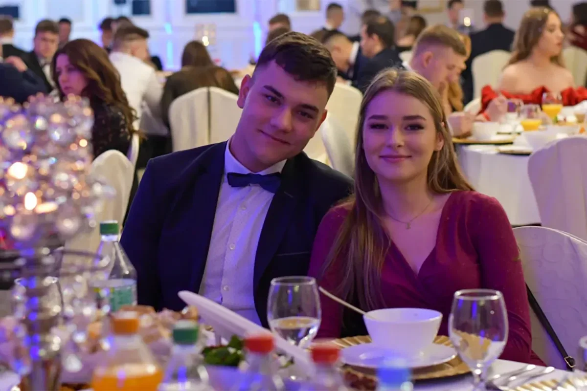 Maturzyści "Ekonomika" bawili się na studniówce (zdjęcia, wideo)