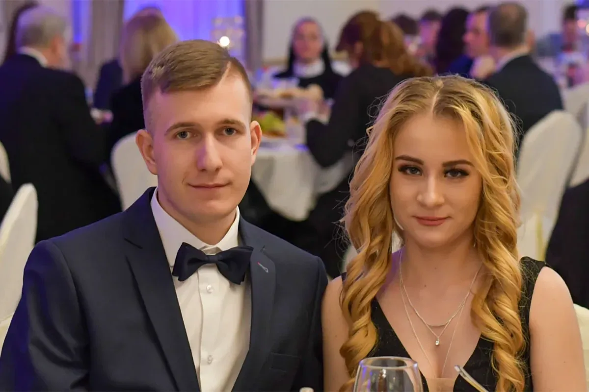 Maturzyści "Ekonomika" bawili się na studniówce (zdjęcia, wideo)